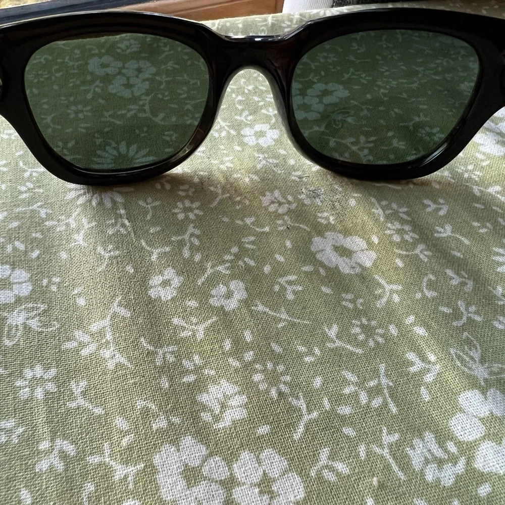 Ray Ban sunglasses - Picture 2 of 3